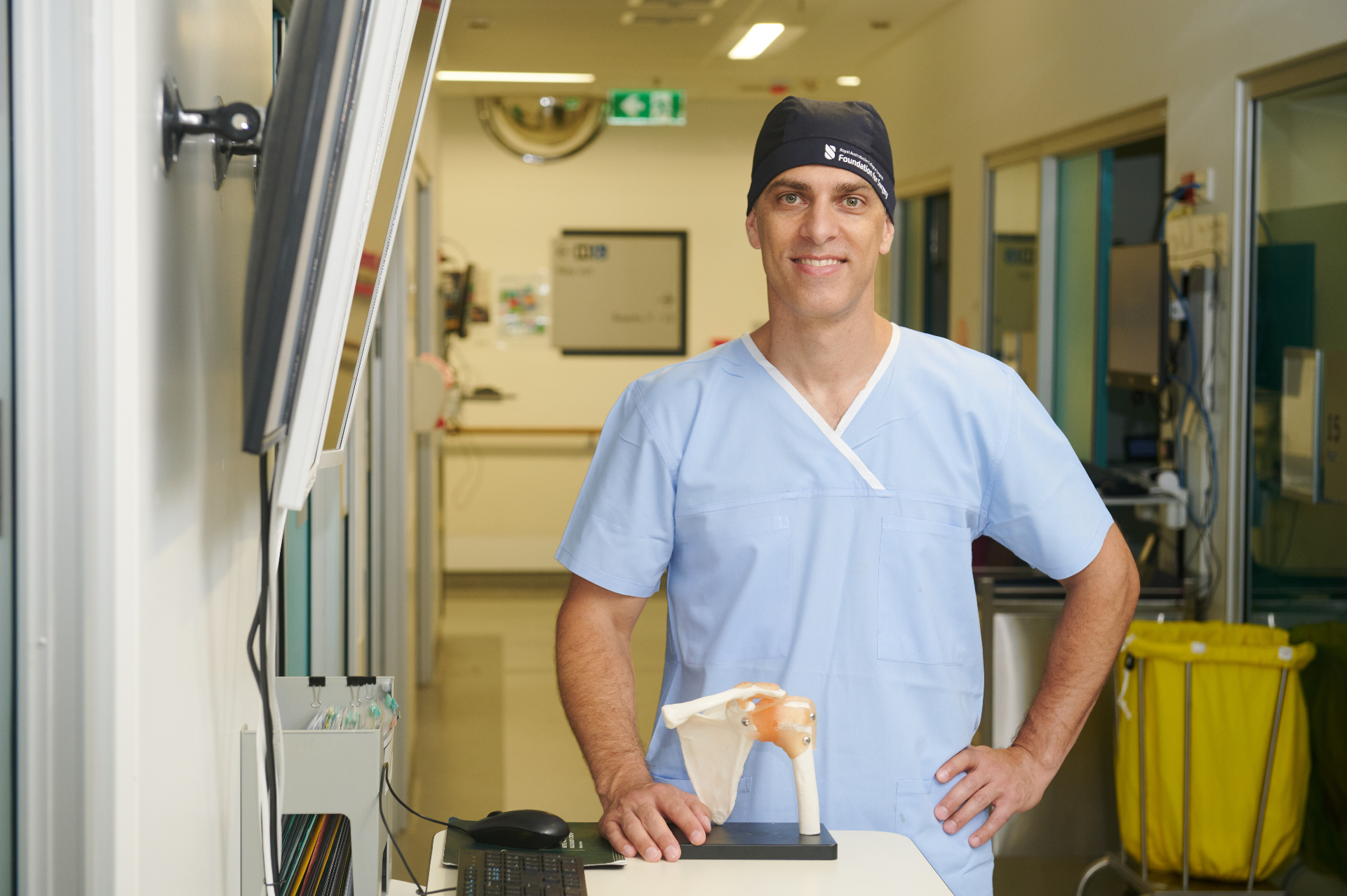 Dr. Dlaska with a shoulder anatomy model
